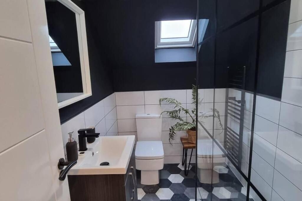 Super Stylish Apartment In Urmston Flat 3 Ngoại thất bức ảnh